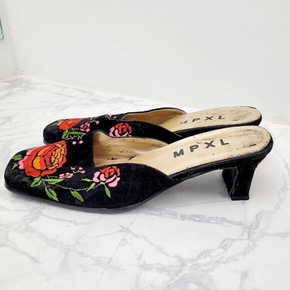 Vintage Y2K Asian Pattern Black Heels Shoes Size: 6.5US - Picture 2 of 8